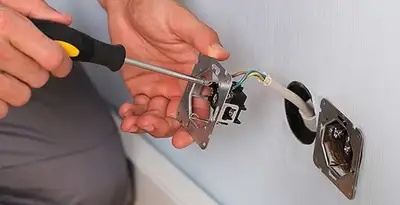 outlet repair services with professional electrical outlet wiring adjustment in Miami, FL